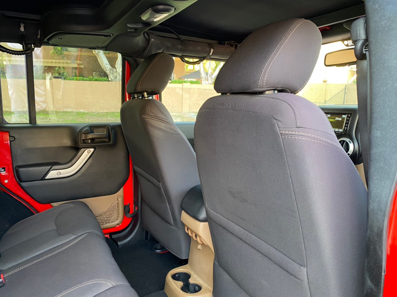 Jeep Wrangler Unlimited 4WD 4dr Sahara 2015