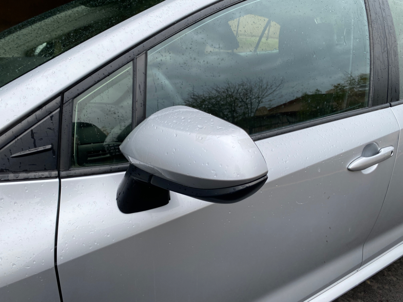 Toyota Corolla Hybrid LE FWD (Natl) 2024