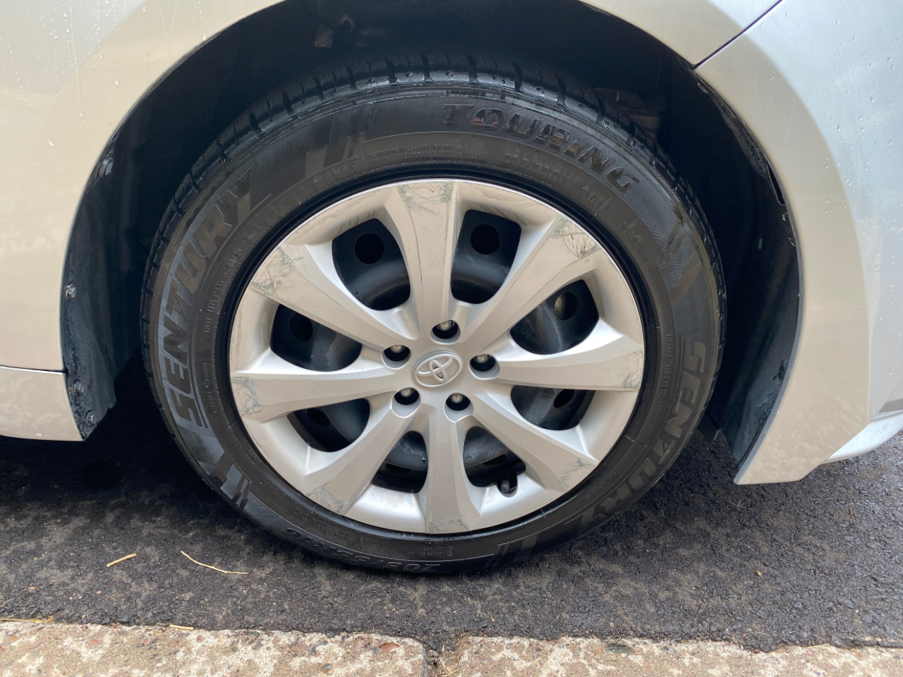 Toyota Corolla Hybrid LE FWD (Natl) 2024