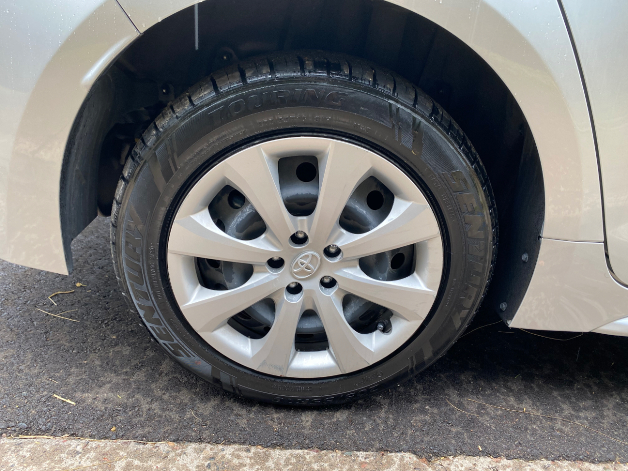 Toyota Corolla Hybrid LE FWD (Natl) 2024