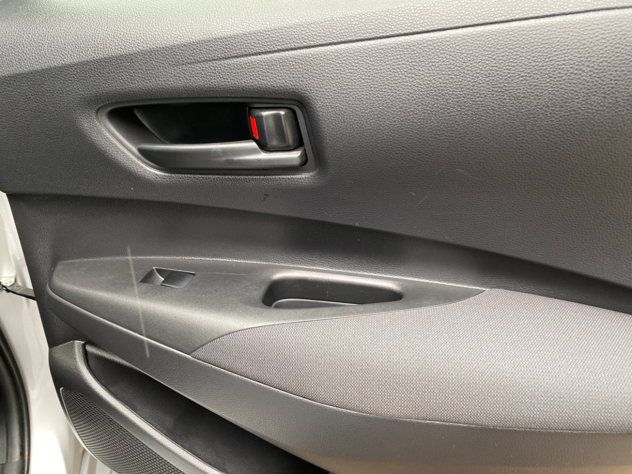 Toyota Corolla Hybrid LE FWD (Natl) 2024