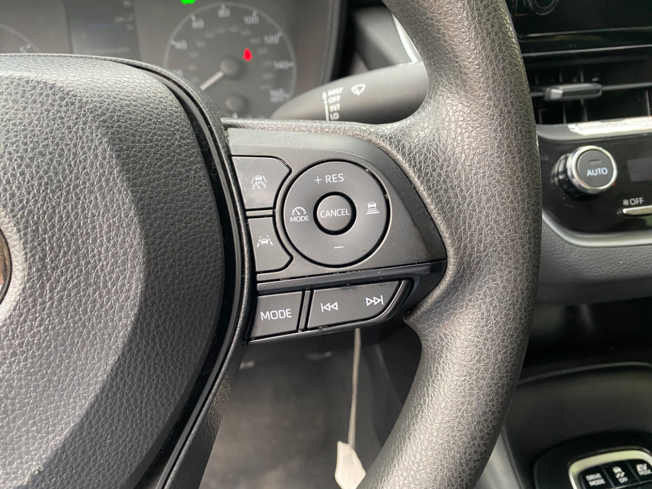 Toyota Corolla Hybrid LE FWD (Natl) 2024