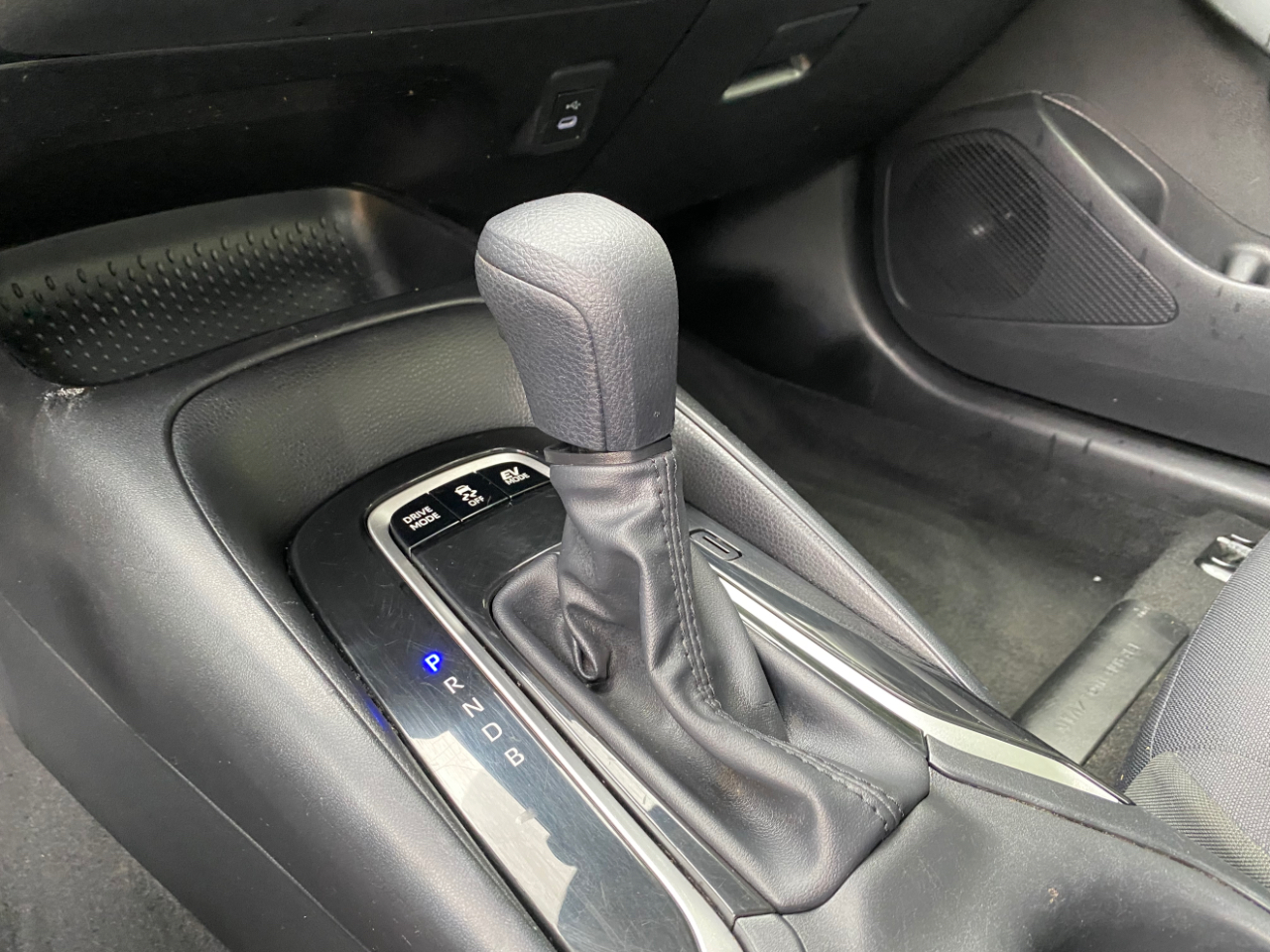 Toyota Corolla Hybrid LE FWD (Natl) 2024