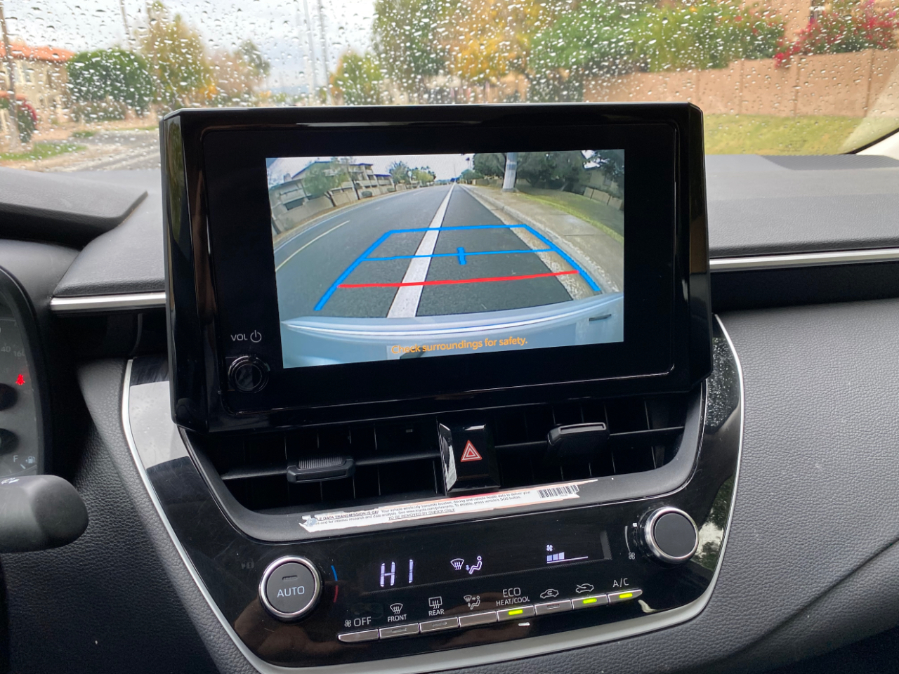 Toyota Corolla Hybrid LE FWD (Natl) 2024