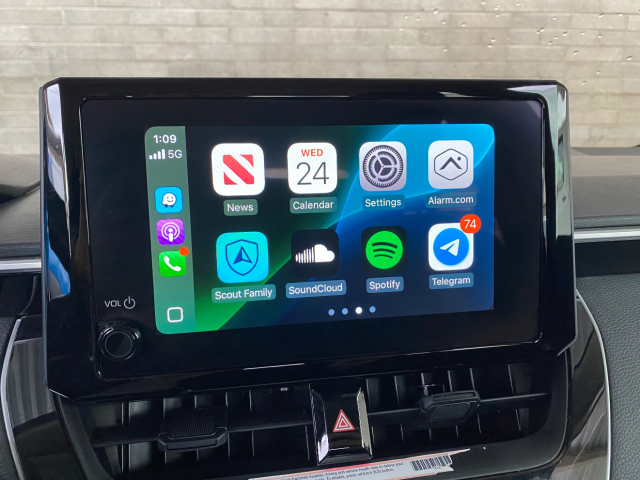 Toyota Corolla Hybrid LE FWD (Natl) 2024