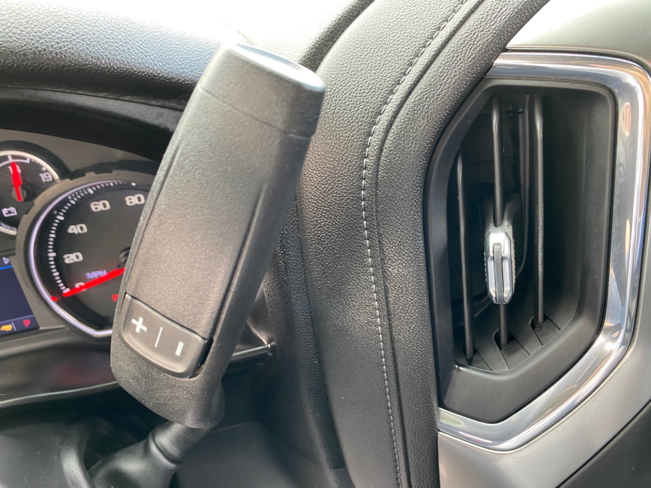 Chevrolet Silverado 1500 2WD Crew Cab 147" LT 2021