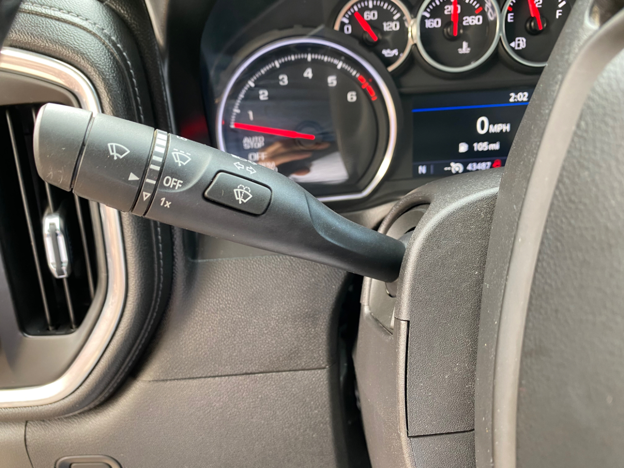 Chevrolet Silverado 1500 2WD Crew Cab 147" LT 2021