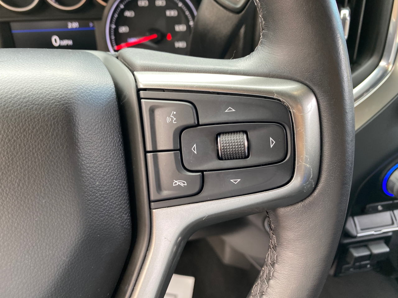 Chevrolet Silverado 1500 2WD Crew Cab 147" LT 2021