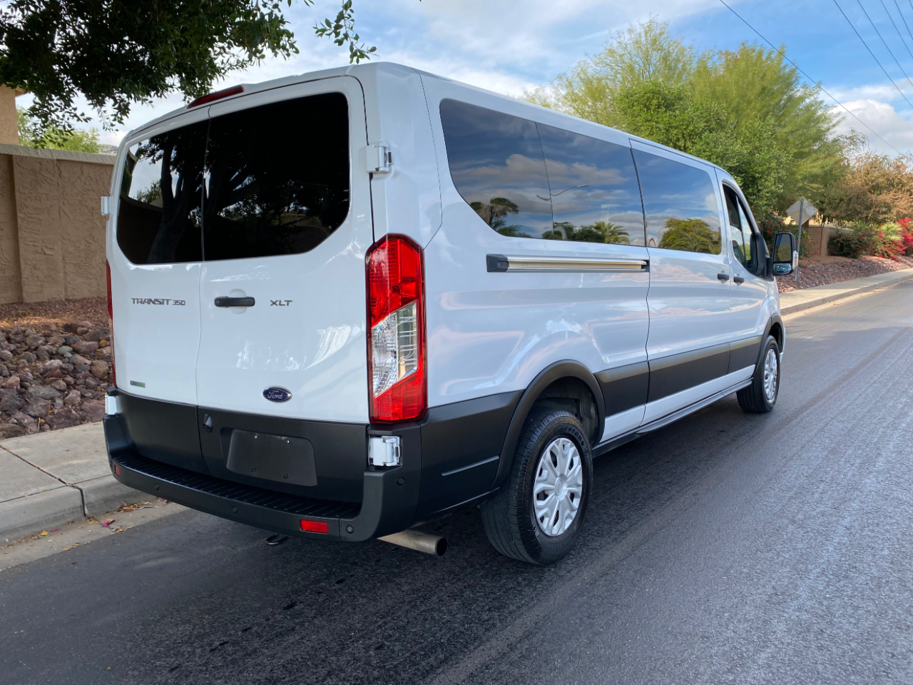 Ford Transit Passenger Wagon T-350 148" Low Roof XLT RWD 2023