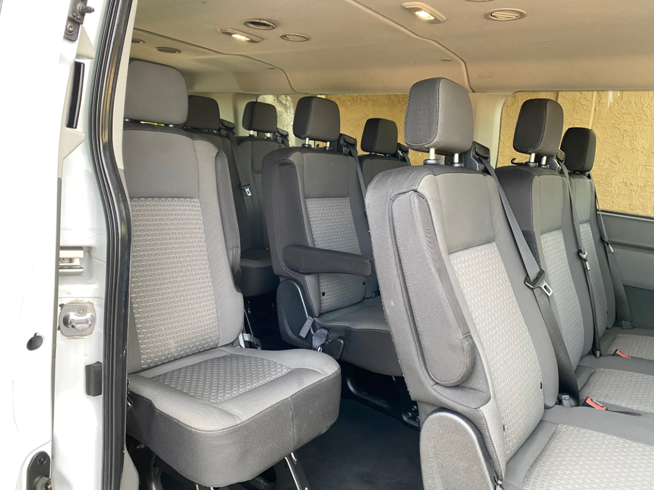 Ford Transit Passenger Wagon T-350 148" Low Roof XLT RWD 2023