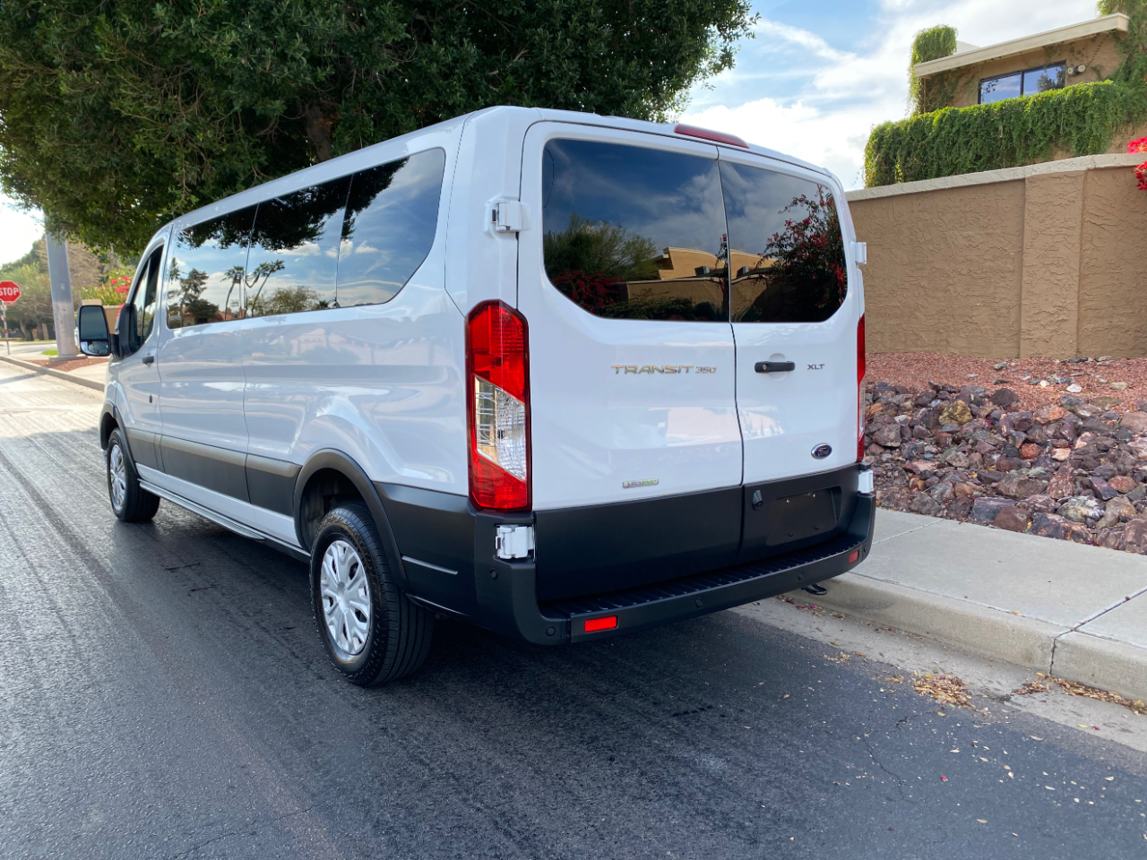 Ford Transit Passenger Wagon T-350 148" Low Roof XLT RWD 2023