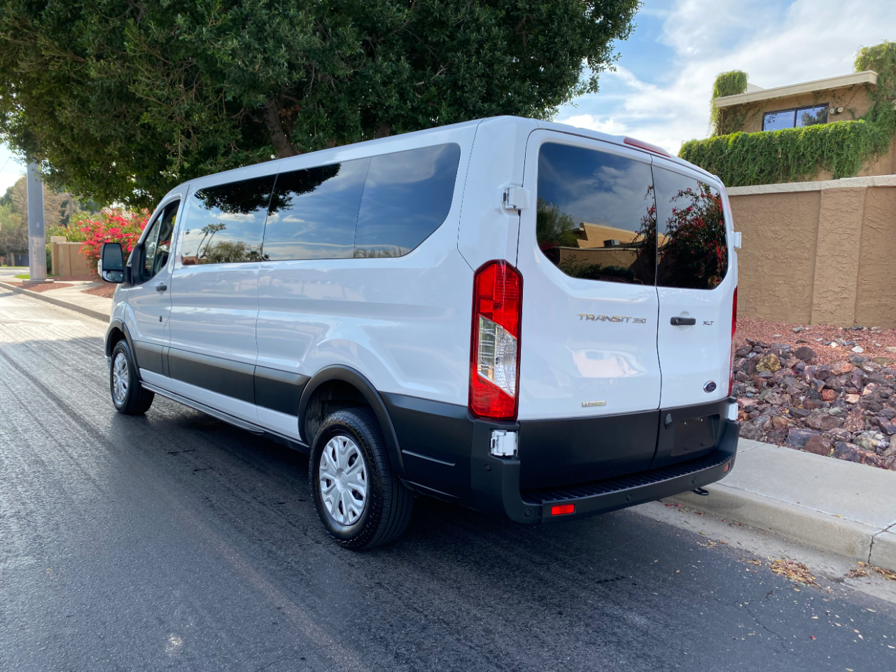 Ford Transit Passenger Wagon T-350 148" Low Roof XLT RWD 2023