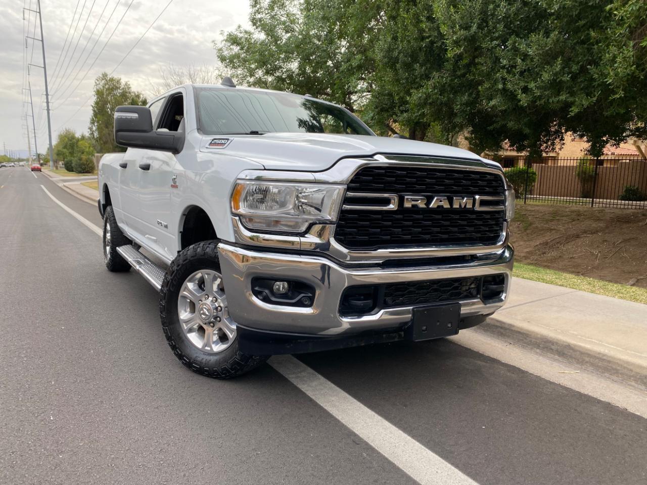 RAM 2500 Big Horn 4x4 Crew Cab 6'4" Box 2024