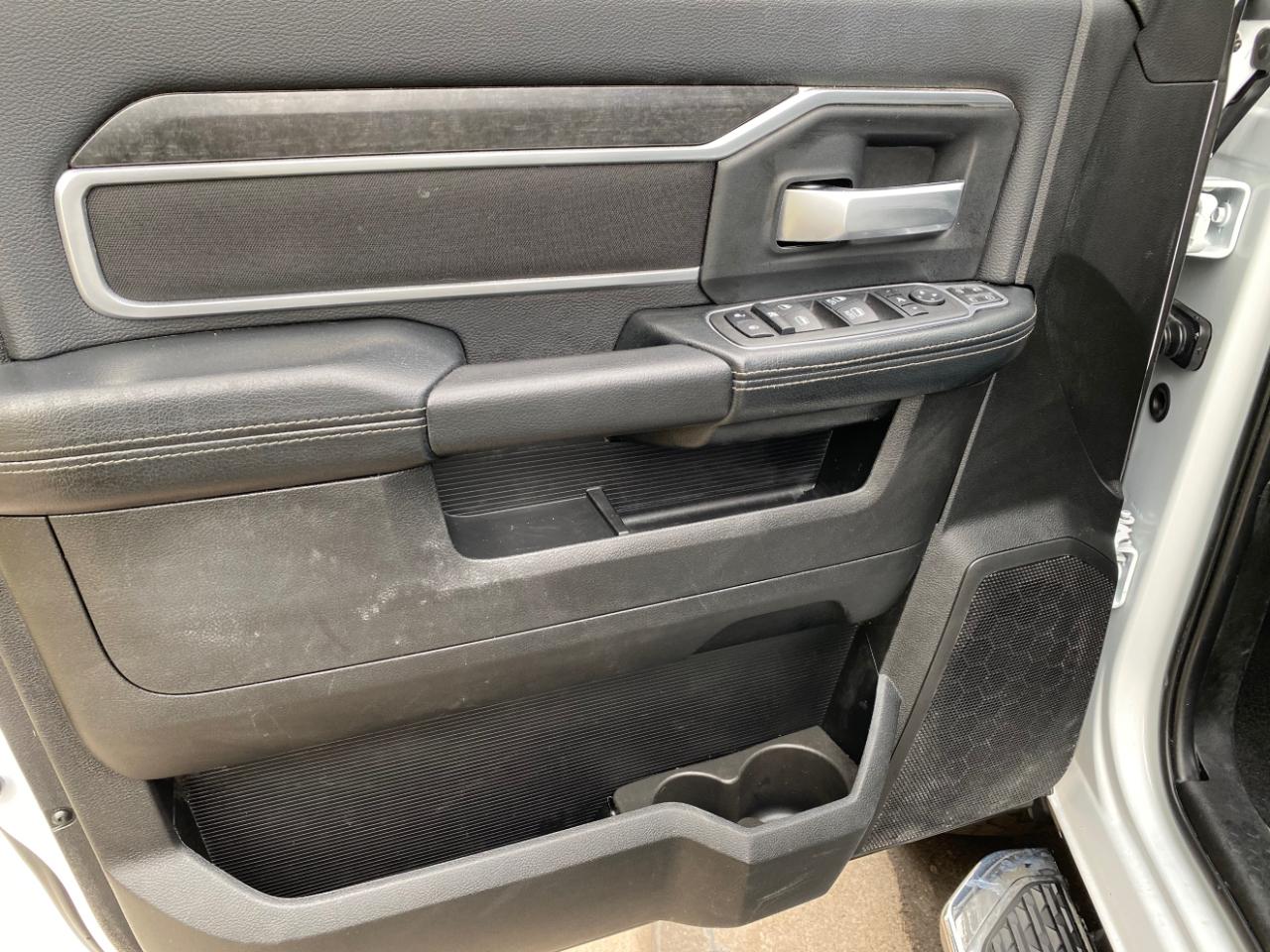 RAM 2500 Big Horn 4x4 Crew Cab 6'4" Box 2024