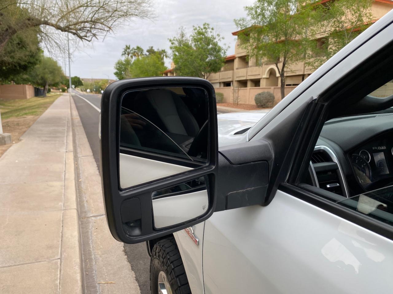 RAM 2500 Big Horn 4x4 Crew Cab 6'4" Box 2024