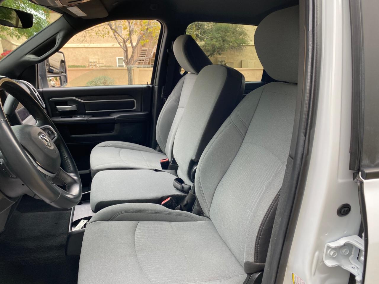 RAM 2500 Big Horn 4x4 Crew Cab 6'4" Box 2024