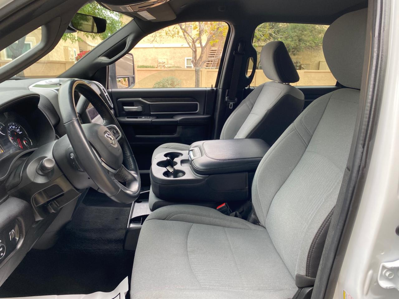 RAM 2500 Big Horn 4x4 Crew Cab 6'4" Box 2024