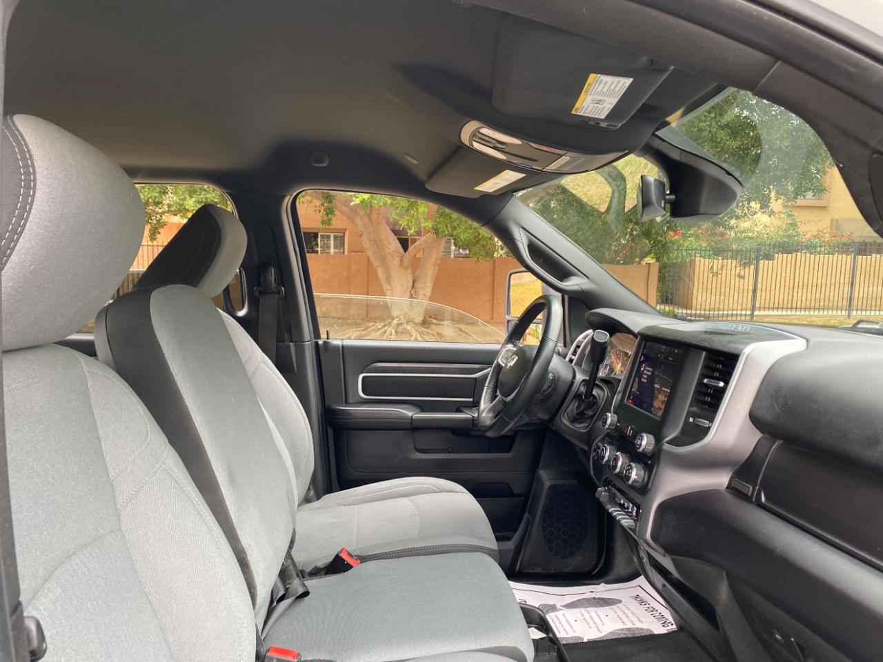 RAM 2500 Big Horn 4x4 Crew Cab 6'4" Box 2024