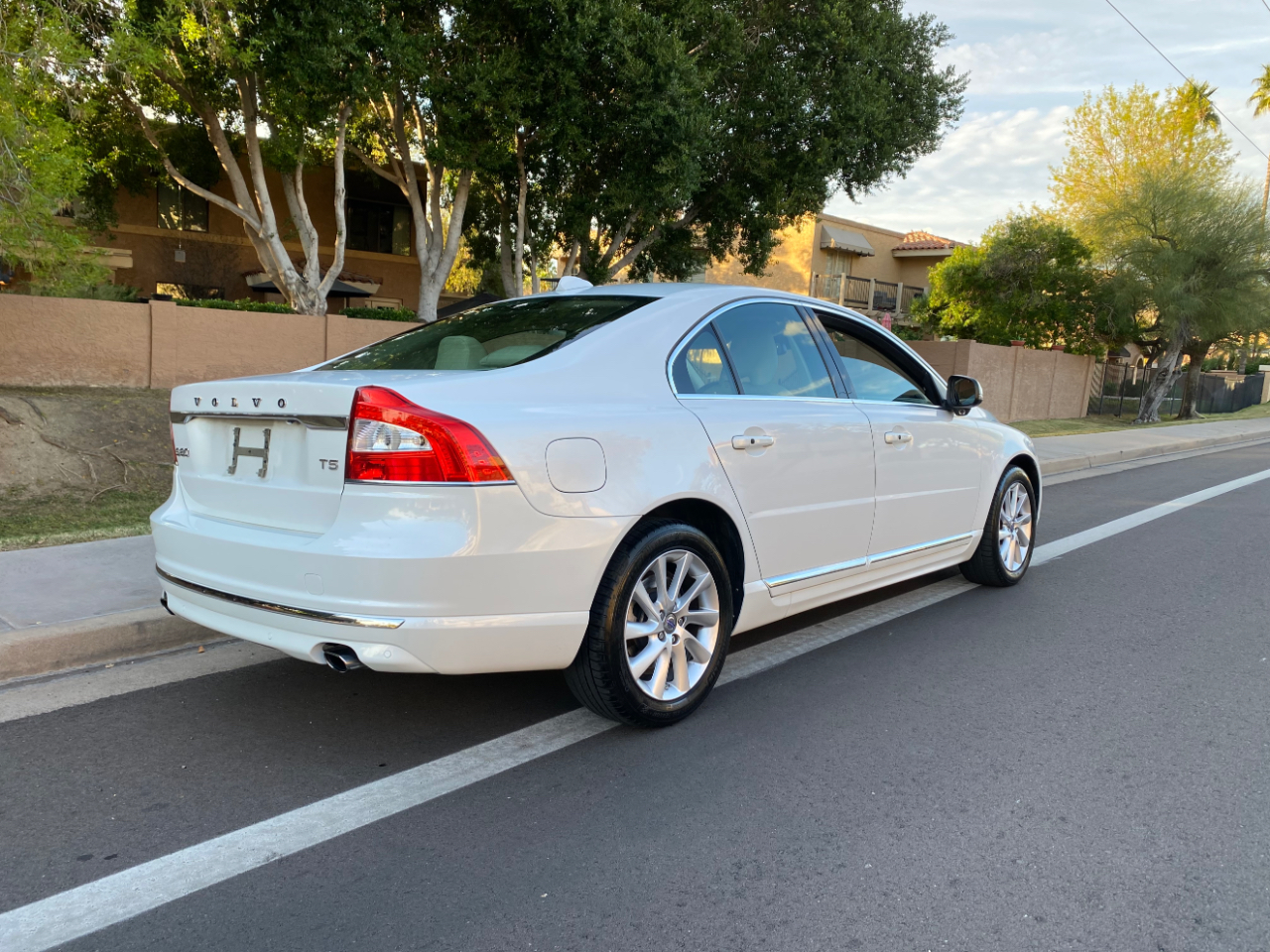 Volvo S80 4dr Sdn T5 Drive-E Platinum FWD 2015