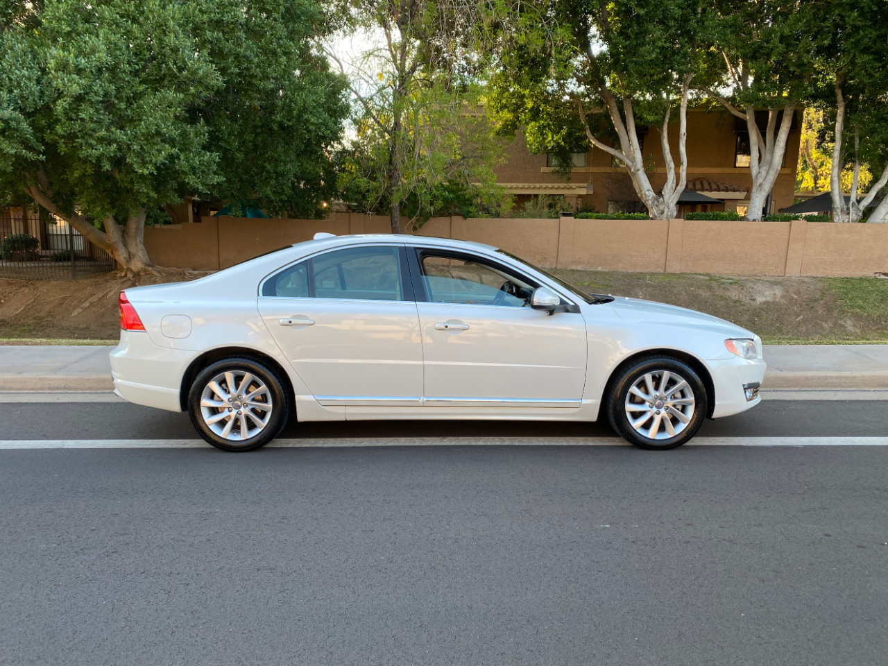 Volvo S80 4dr Sdn T5 Drive-E Platinum FWD 2015
