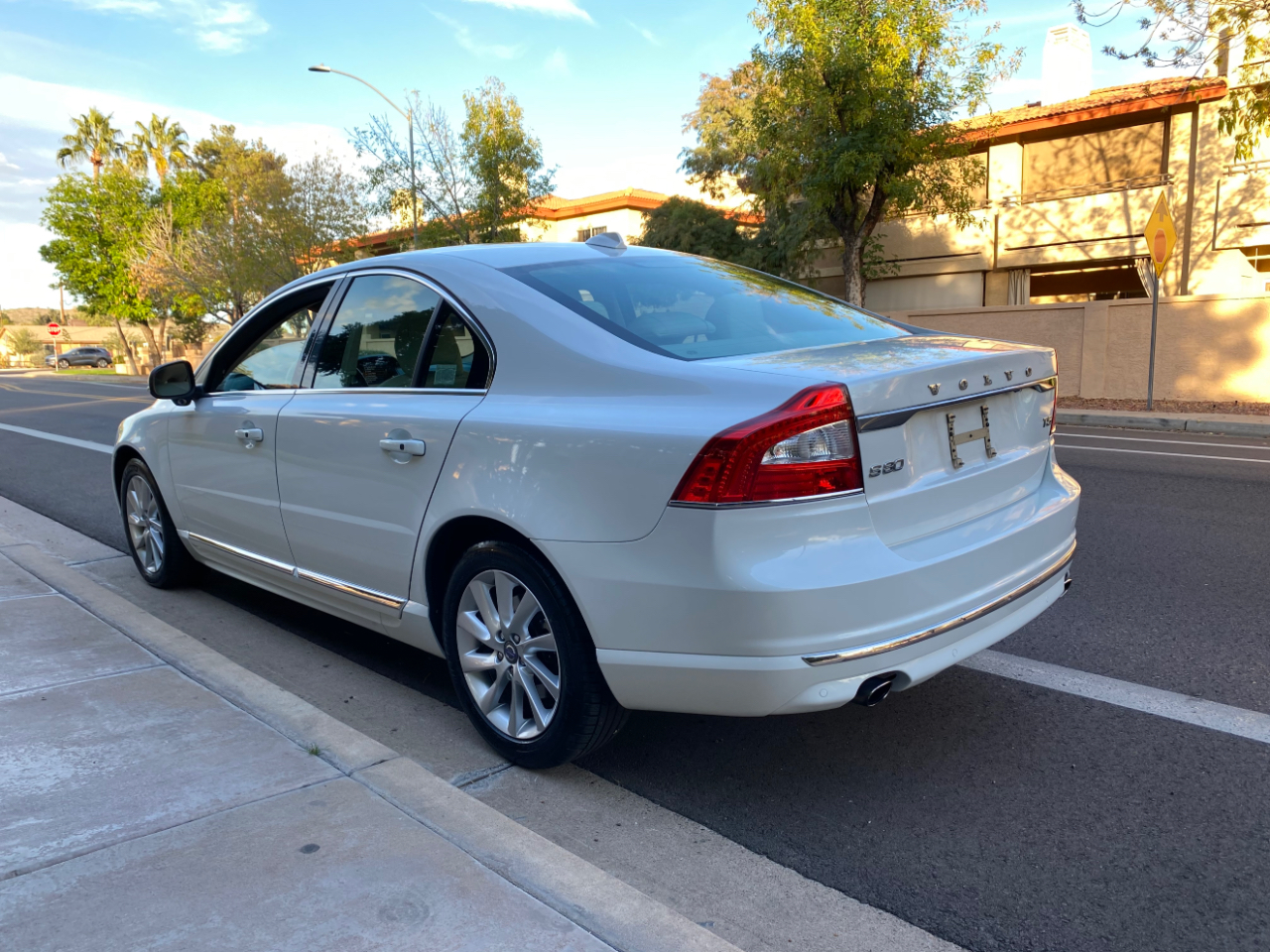 Volvo S80 4dr Sdn T5 Drive-E Platinum FWD 2015