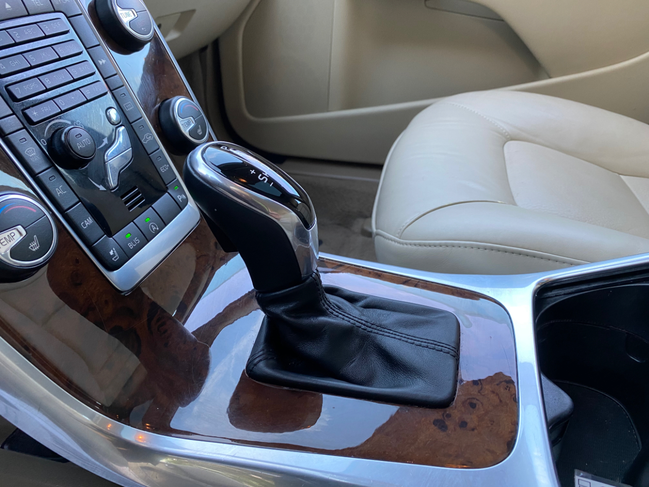 Volvo S80 4dr Sdn T5 Drive-E Platinum FWD 2015