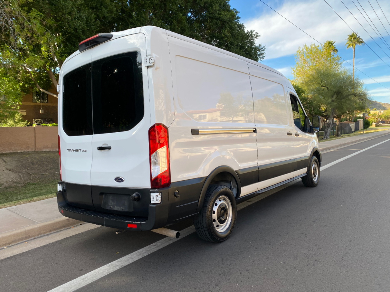 Ford Transit Cargo Van T-250 130" Med Rf 9070 GVWR RWD 2020