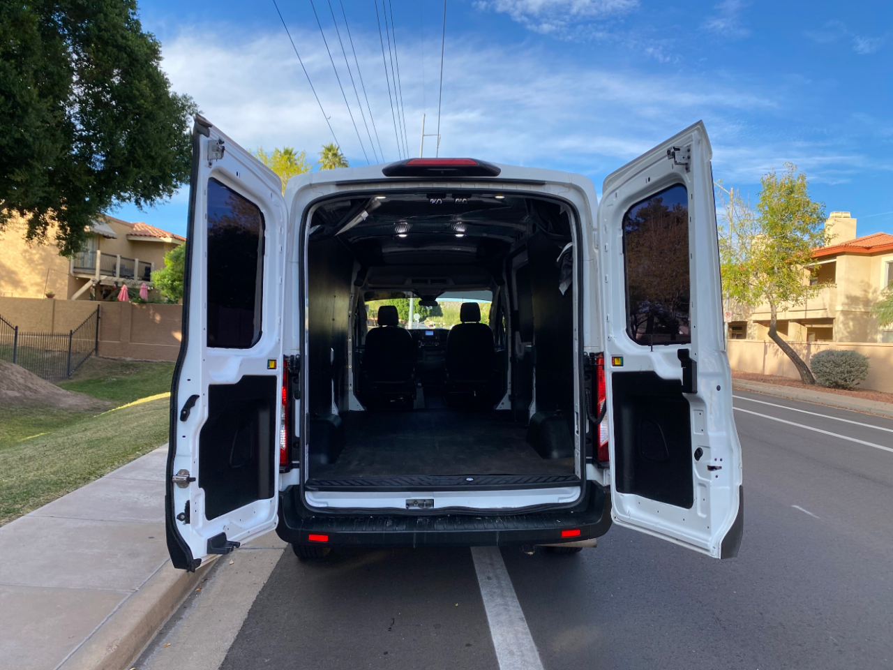 Ford Transit Cargo Van T-250 130" Med Rf 9070 GVWR RWD 2020