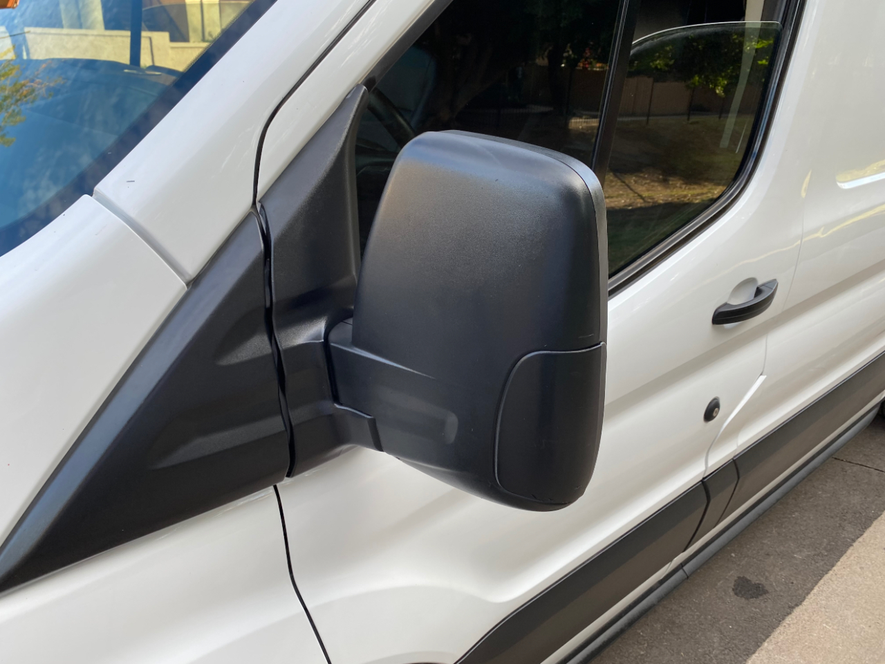 Ford Transit Cargo Van T-250 130" Med Rf 9070 GVWR RWD 2020