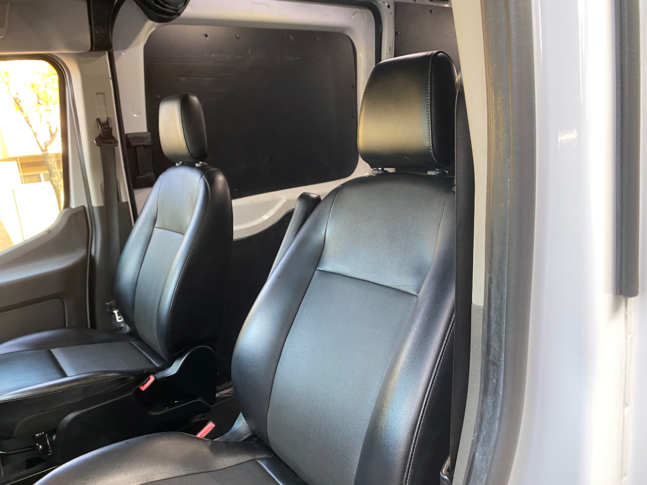 Ford Transit Cargo Van T-250 130" Med Rf 9070 GVWR RWD 2020