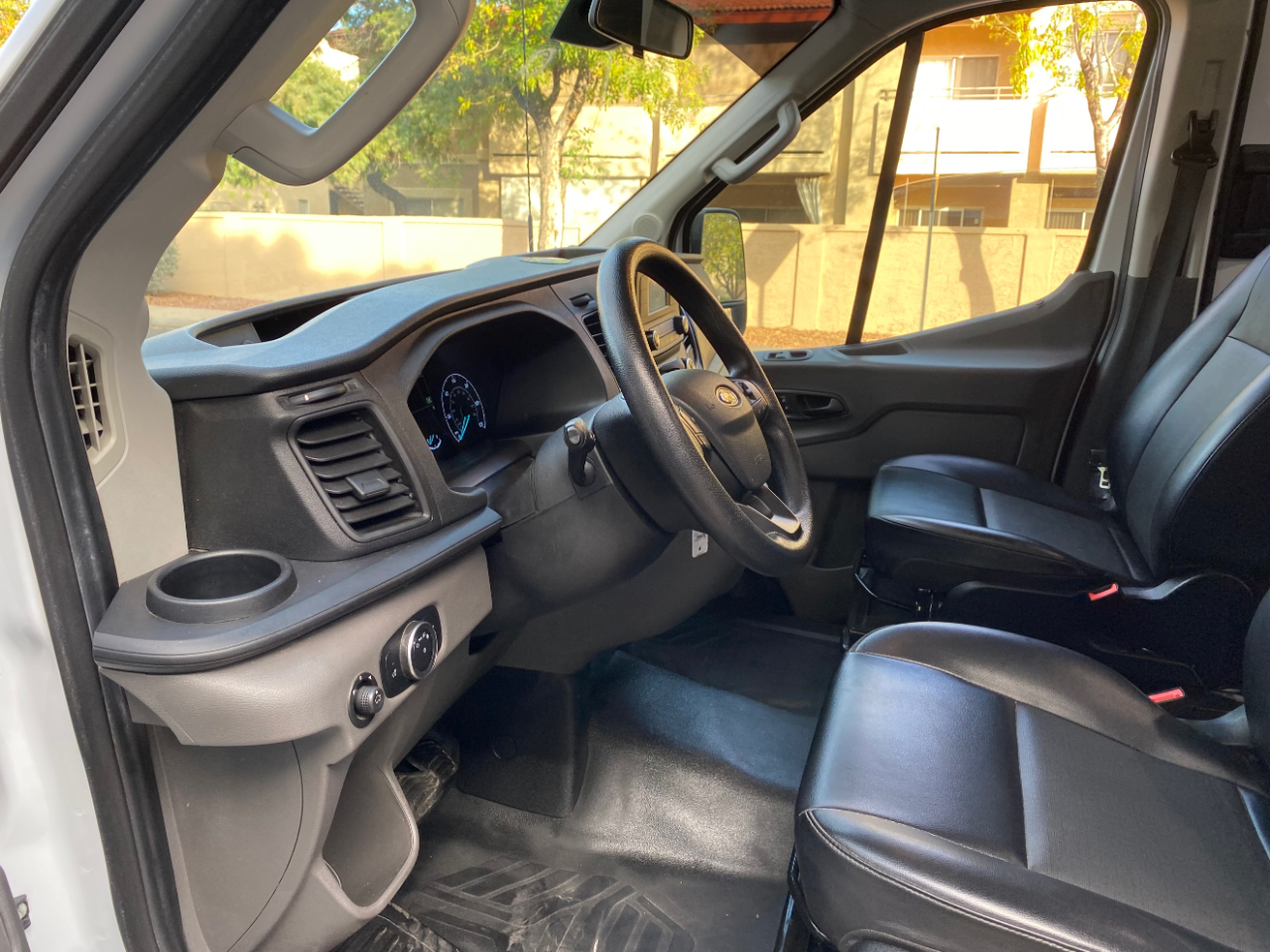 Ford Transit Cargo Van T-250 130" Med Rf 9070 GVWR RWD 2020