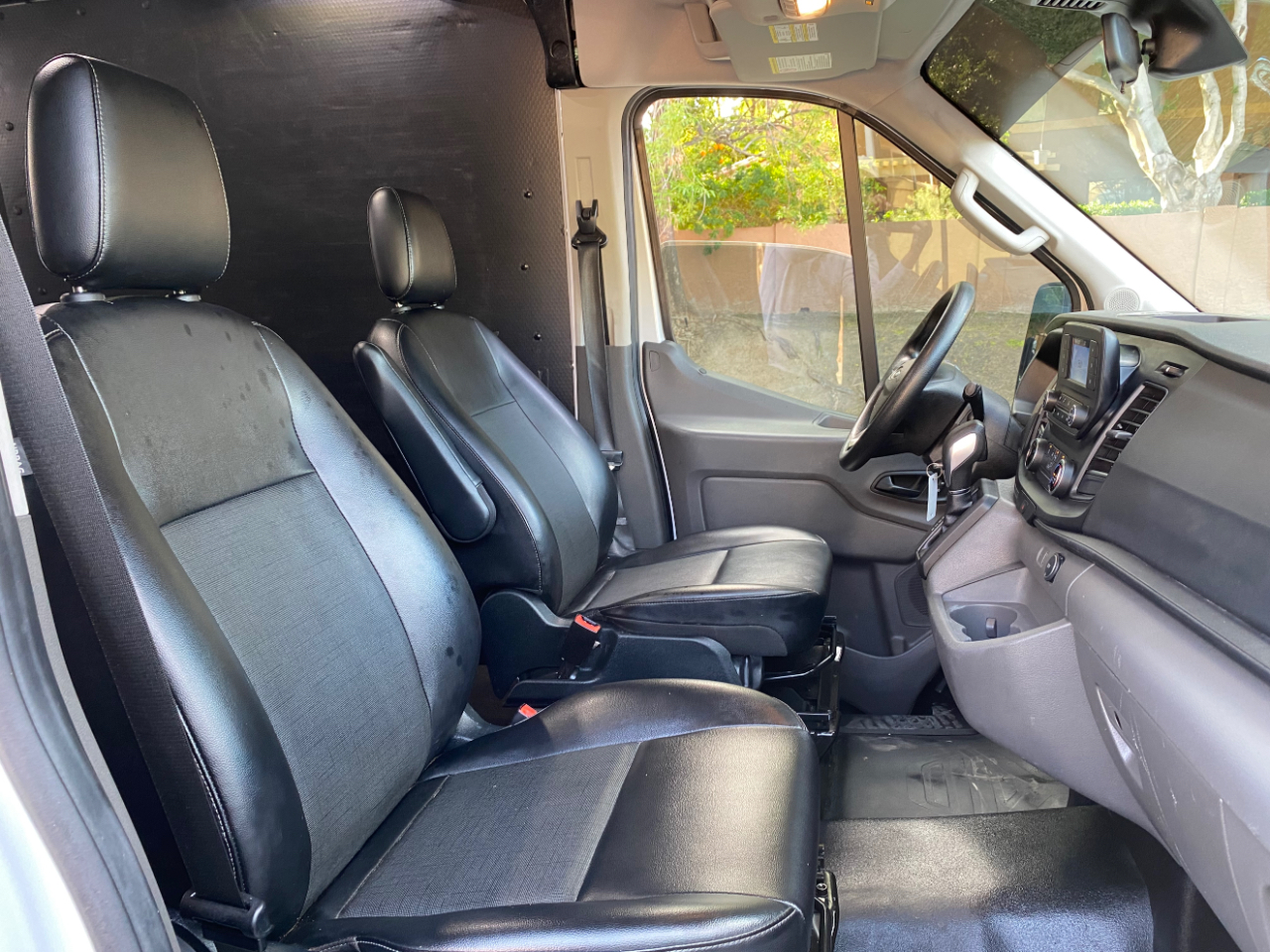 Ford Transit Cargo Van T-250 130" Med Rf 9070 GVWR RWD 2020