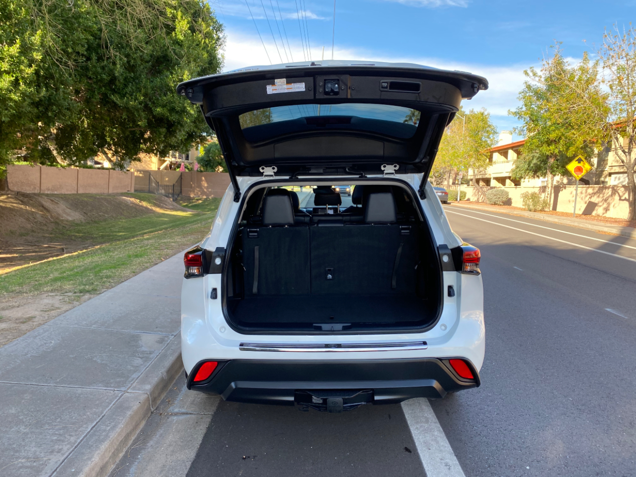 Toyota Highlander XLE FWD (Natl) 2022