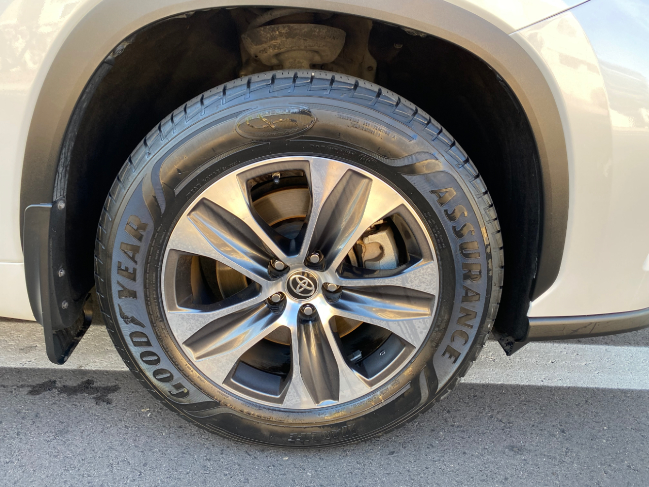 Toyota Highlander XLE FWD (Natl) 2022