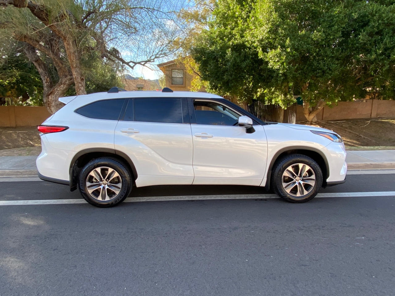 Toyota Highlander XLE FWD (Natl) 2022