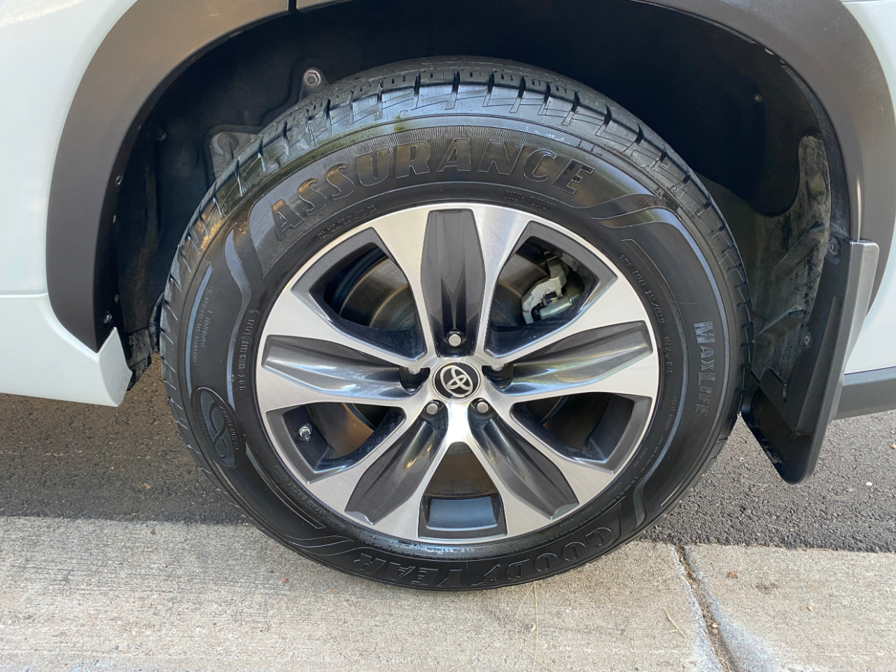 Toyota Highlander XLE FWD (Natl) 2022