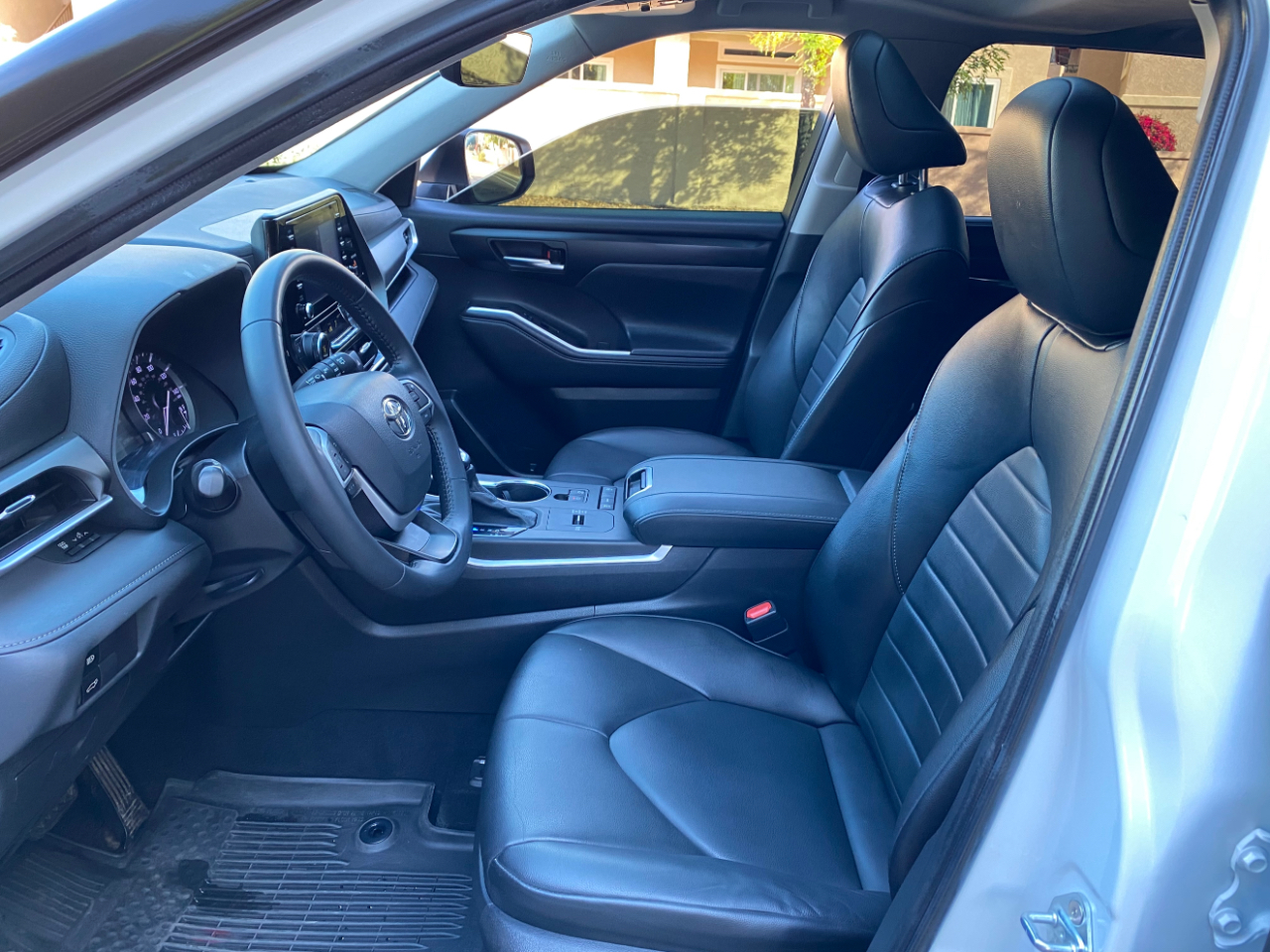 Toyota Highlander XLE FWD (Natl) 2022