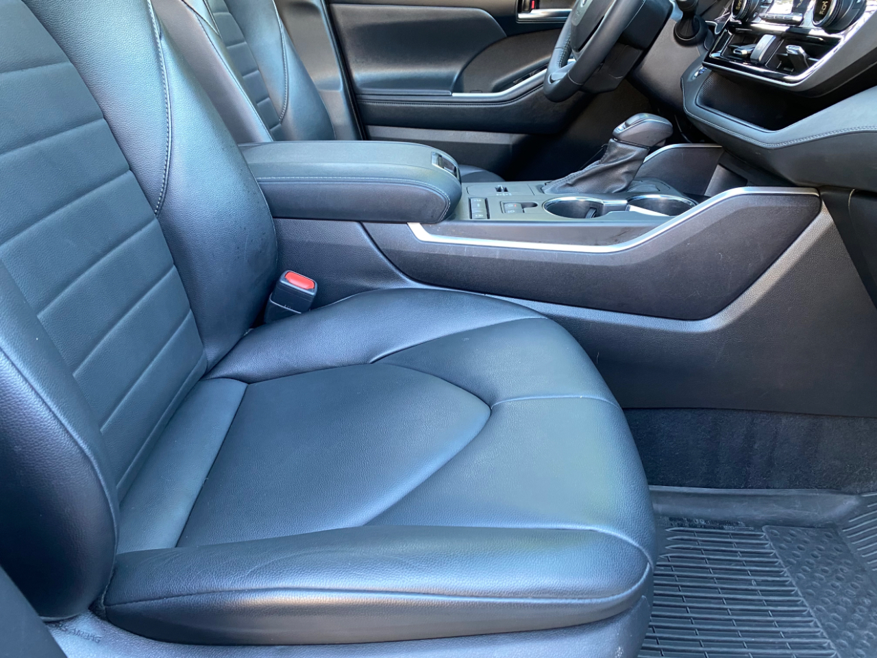 Toyota Highlander XLE FWD (Natl) 2022