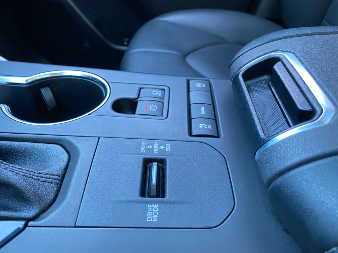 Toyota Highlander XLE FWD (Natl) 2022