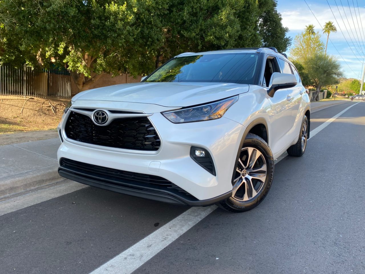 Toyota Highlander XLE FWD (Natl) 2022