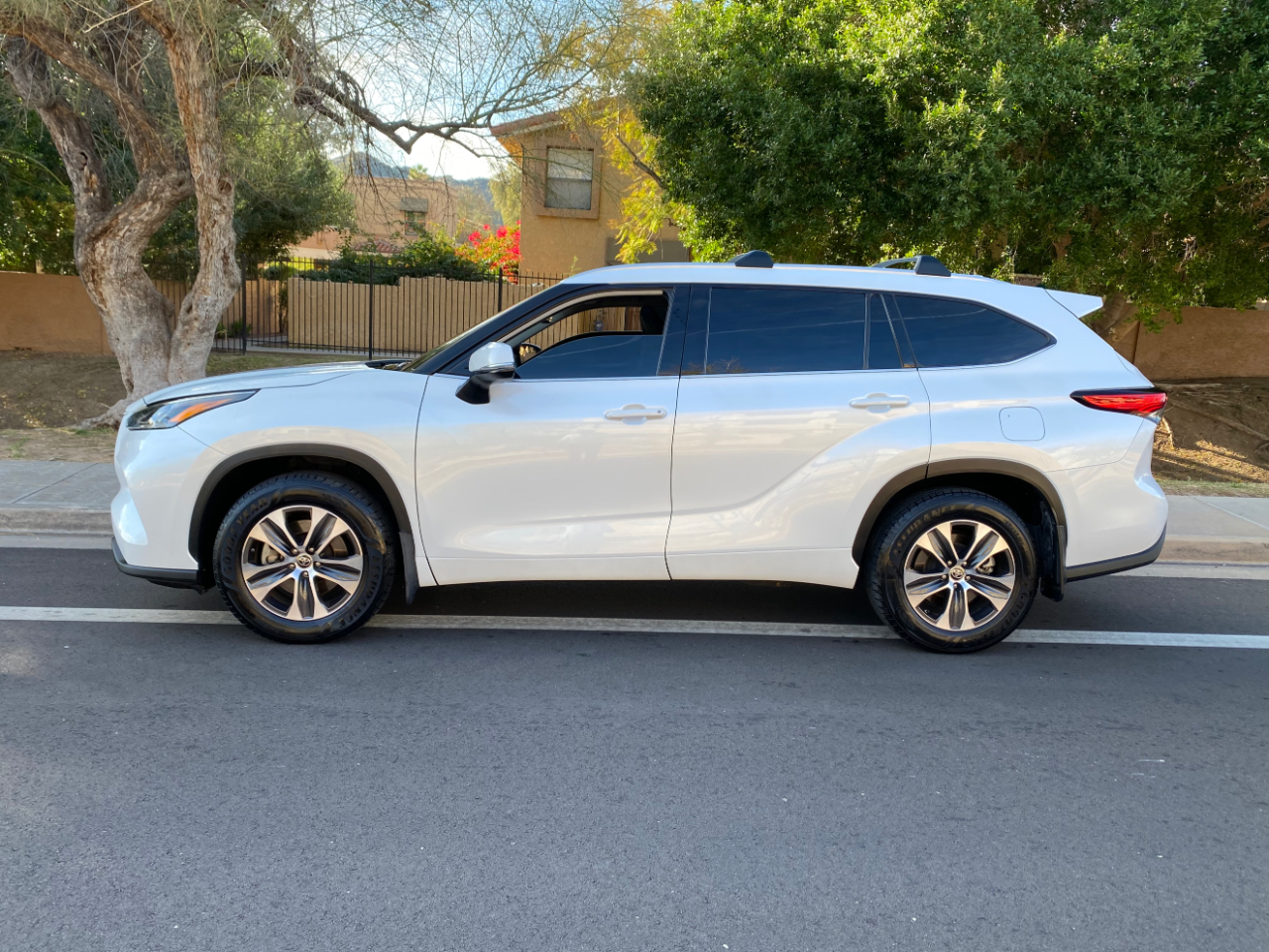 Toyota Highlander XLE FWD (Natl) 2022