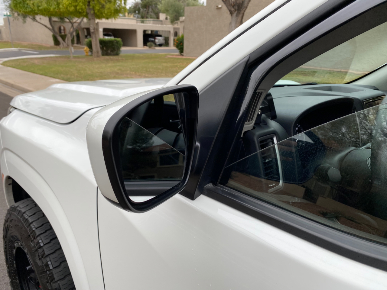 Nissan Frontier Crew Cab 4x4 SV Auto 2024