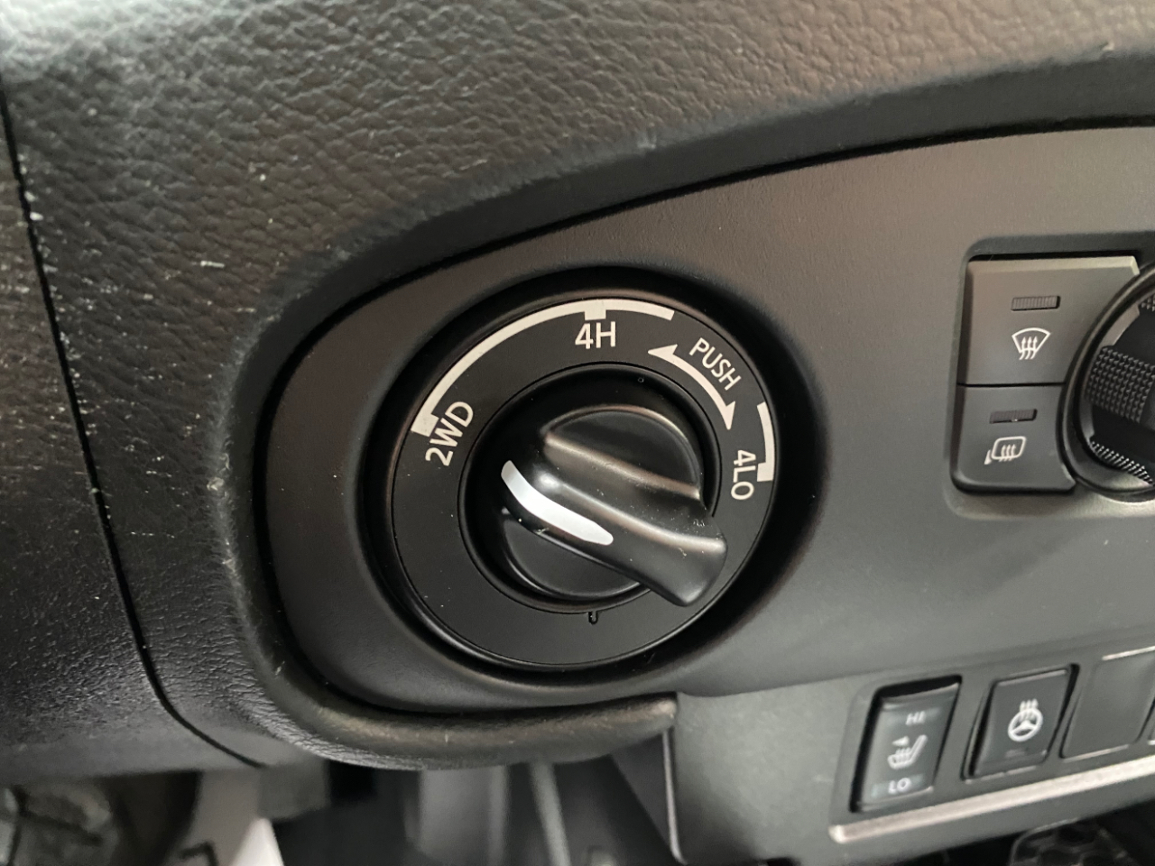 Nissan Frontier Crew Cab 4x4 SV Auto 2024