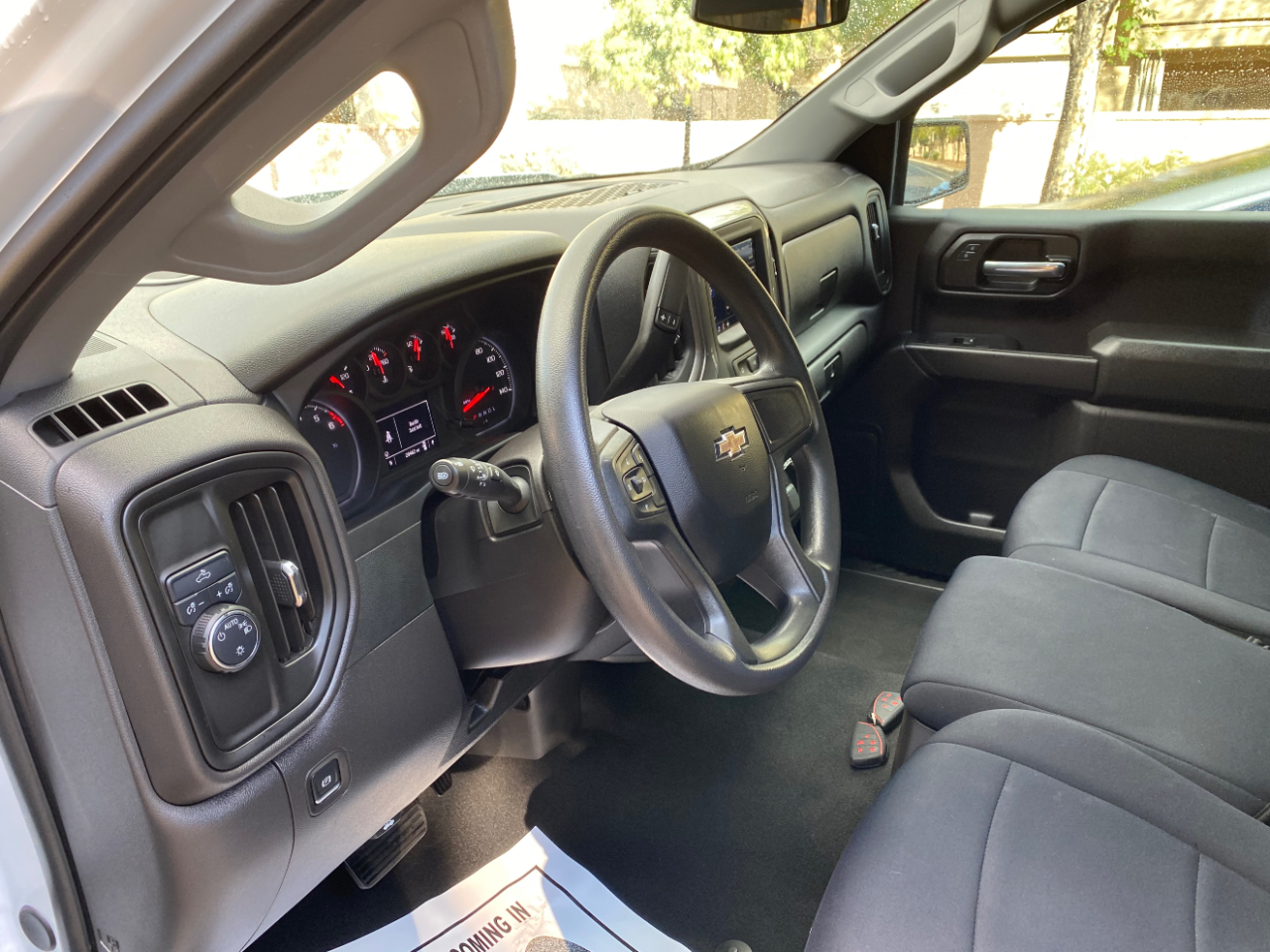 Chevrolet Silverado 1500 2WD Crew Cab 147" Custom 2024