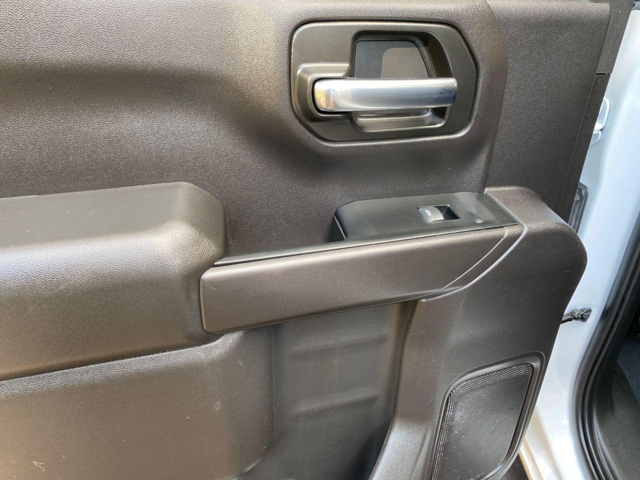 Chevrolet Silverado 1500 2WD Crew Cab 147" Custom 2024