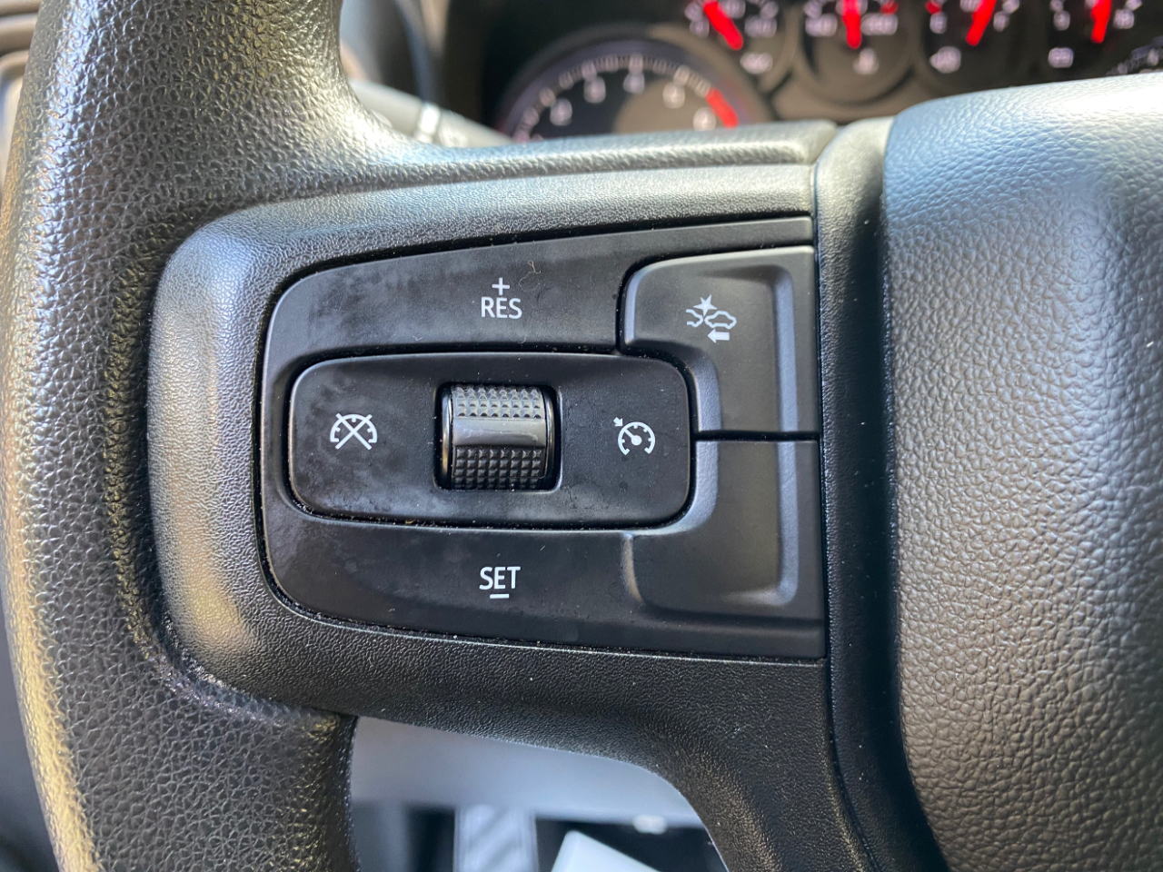 Chevrolet Silverado 1500 2WD Crew Cab 147" Custom 2024