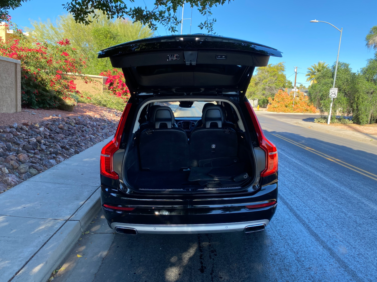 Volvo XC90 T6 AWD Momentum 6 Passenger 2020