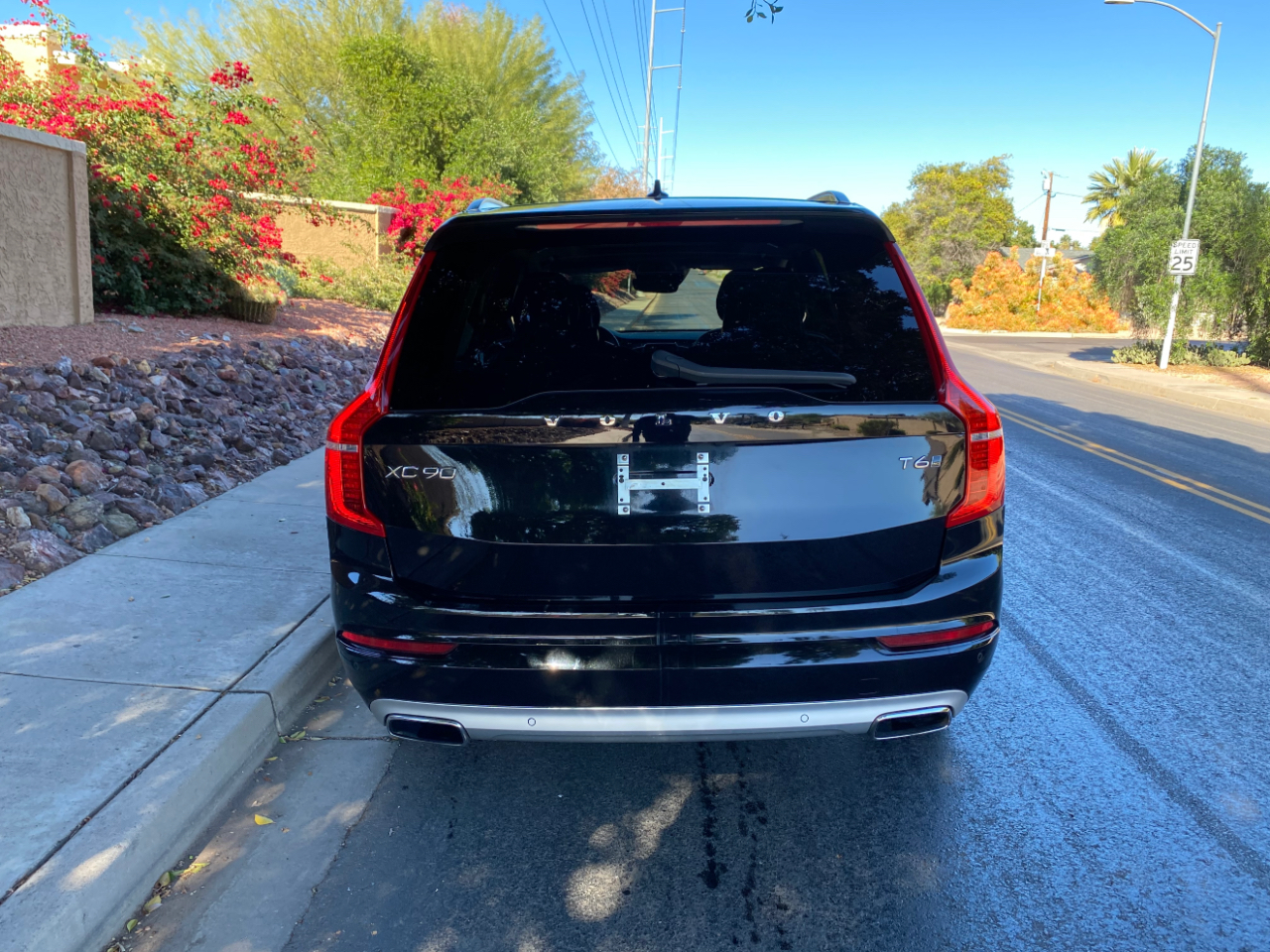 Volvo XC90 T6 AWD Momentum 6 Passenger 2020