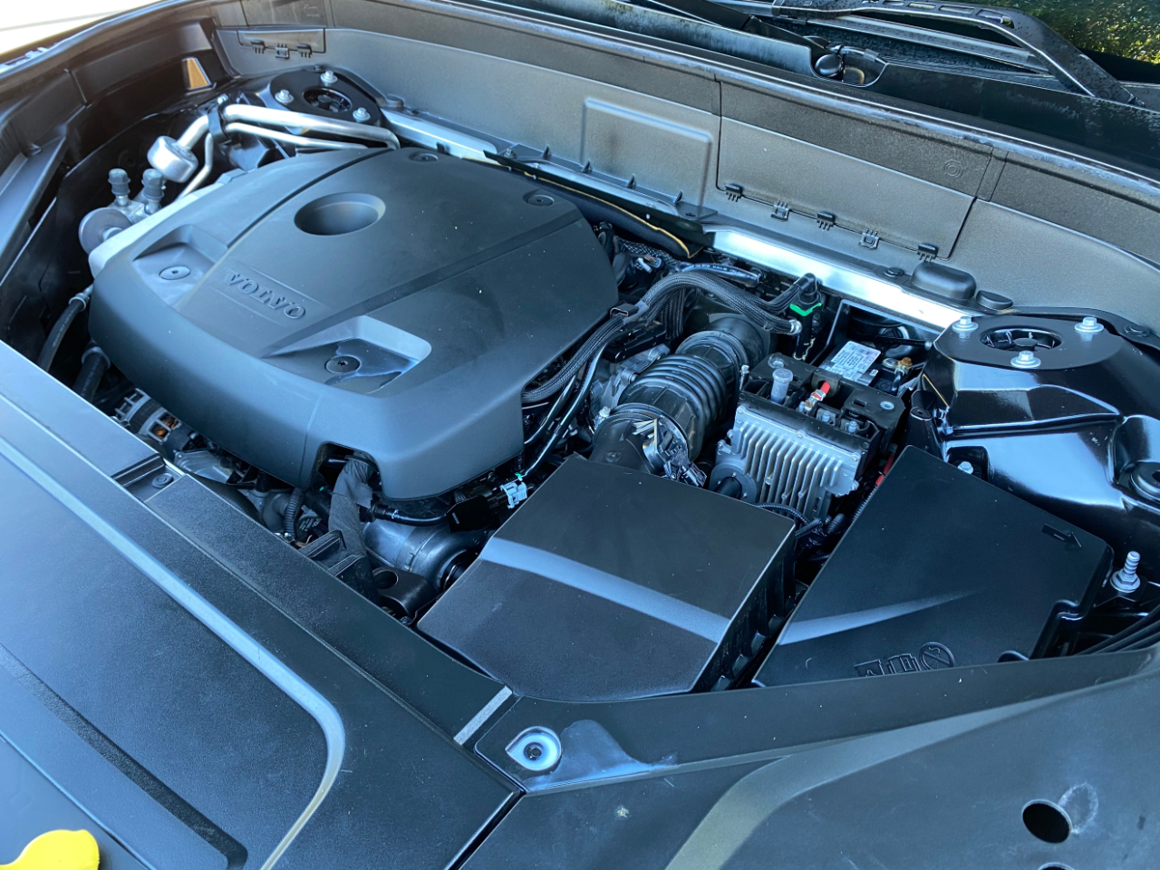 Volvo XC90 T6 AWD Momentum 6 Passenger 2020