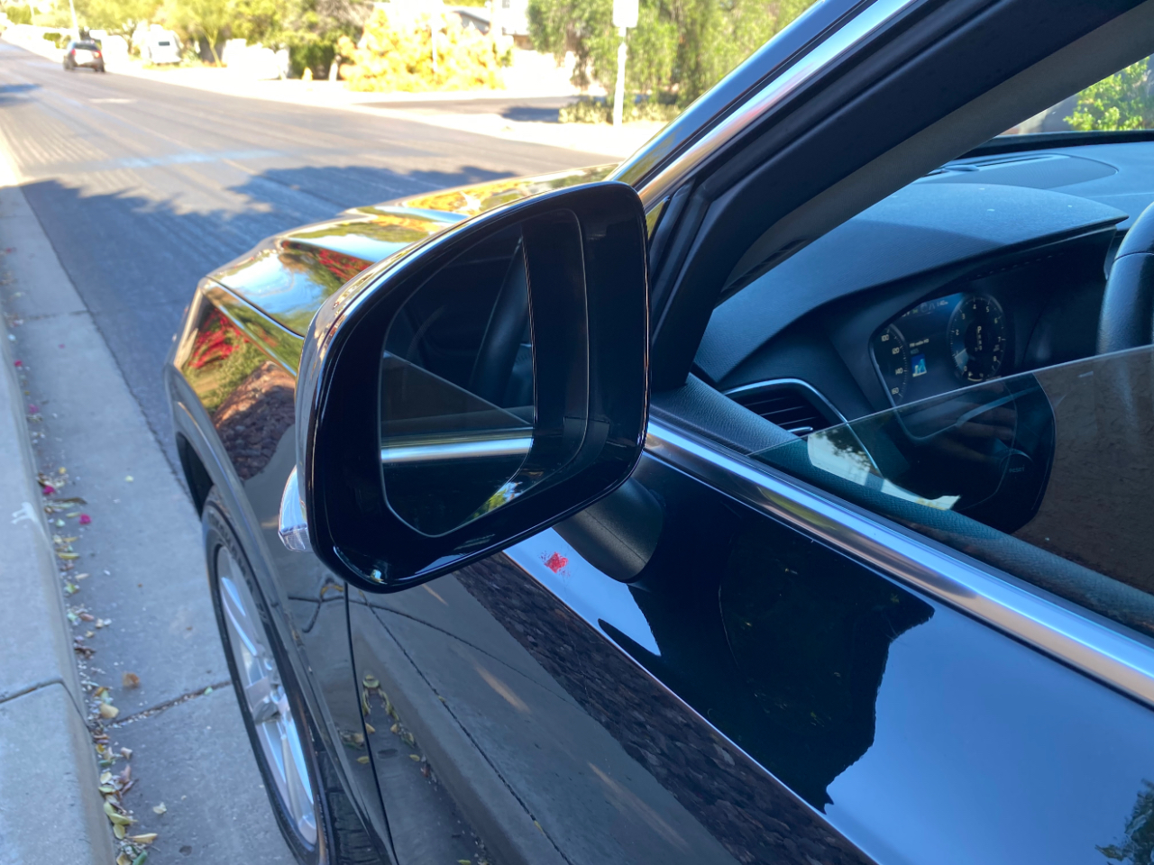 Volvo XC90 T6 AWD Momentum 6 Passenger 2020